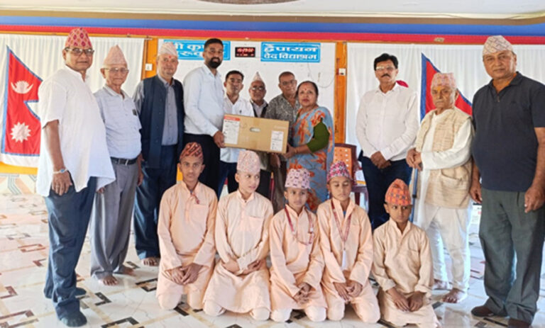 एक्सेल डेभलपमेन्ट बैंकद्वारा कृष्णद्वैपायन गुरुकुललाई रंगीन फोटोकपी मेसिन हस्तान्तरण