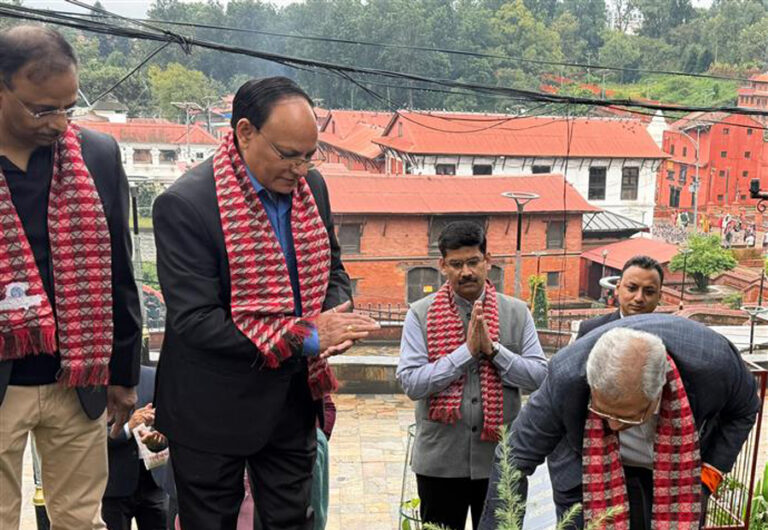 नेपाल एसबिआई बैंकले पशुपति कैलाश डाँडामा गर्‍यो वृक्षारोपण