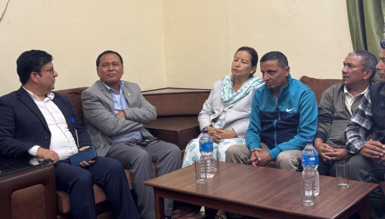 महेन्द्र राजमार्ग र त्रिभुवन राजपथको सडक सीमा खाली गर्न सूचना