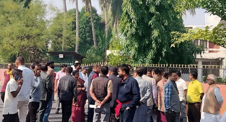 मुख्यमन्त्री नियुक्तिपछि मधेसमा राजनीतिक तनाव, मुख्यमन्त्री कार्यालयमा तोडफोड र नाराबाजी