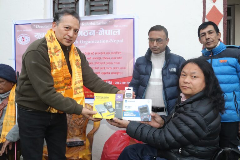 अपांगता भएका व्यक्तिलाई डेढ लाख बराबरकाे सामग्री हस्तान्तरण ( तस्बिर सहित )