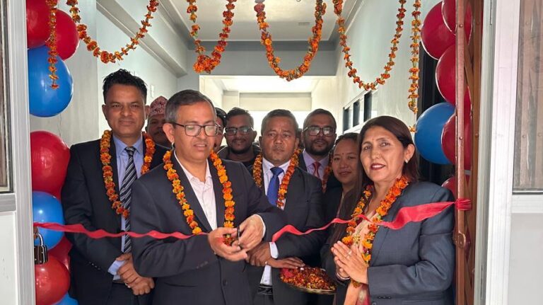 सन नेपाल लाइफको घोराही शाखा नयाँ स्थानमा स्थानान्तरण