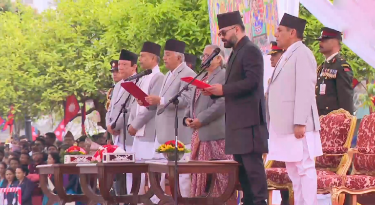 नवनियुक्त प्रधानमन्त्री शाहले लिए शपथ