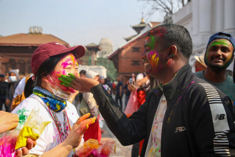 वसन्तपुरमा होलीको उमङ्ग (तस्वीरहरु)