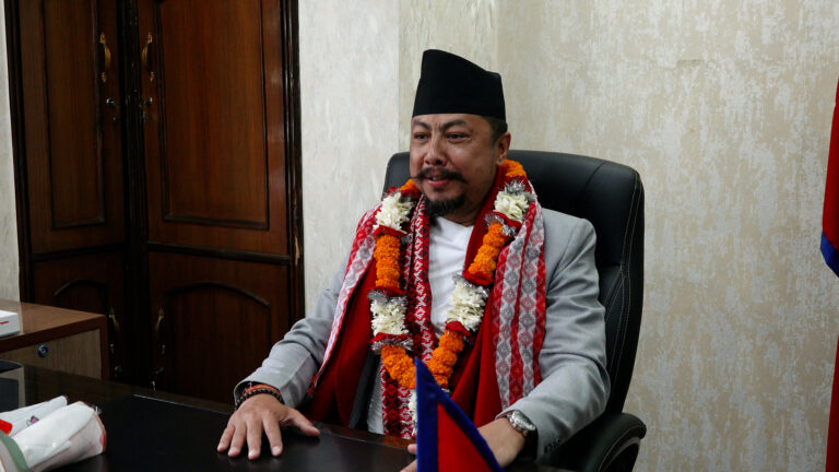 ऊर्जामन्त्री विराजभक्त श्रेष्ठद्वारा पदबहाली