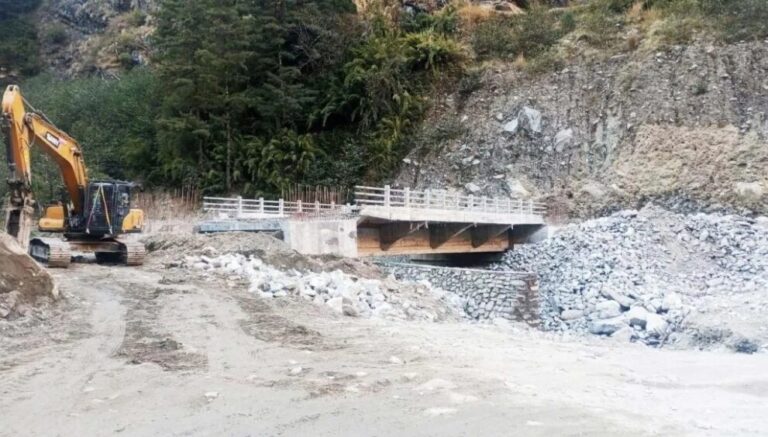 अलपत्र छन् कर्णालीका दर्जनौं पुल र सडक स्तरोन्नतीका आयोेजना