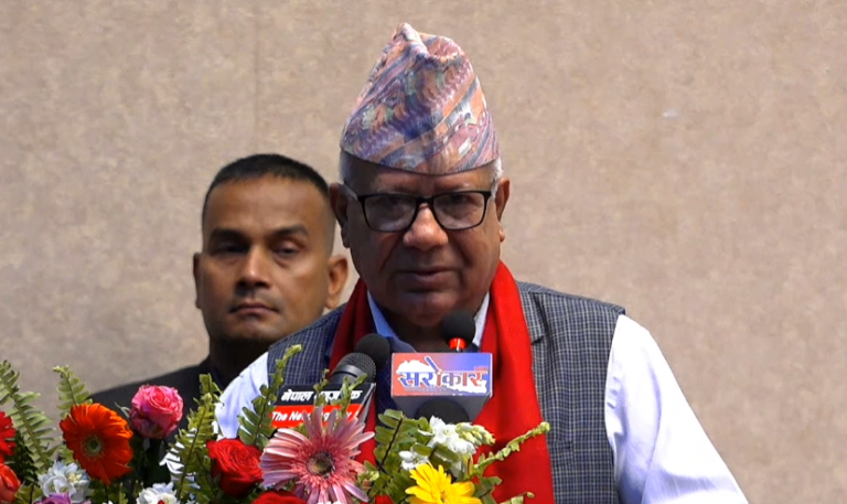 वर्तमान सरकारले एकपछि अर्को जनविरोधी तथा मजदुरविरोधी काम गरिरहेको : माधव नेपाल