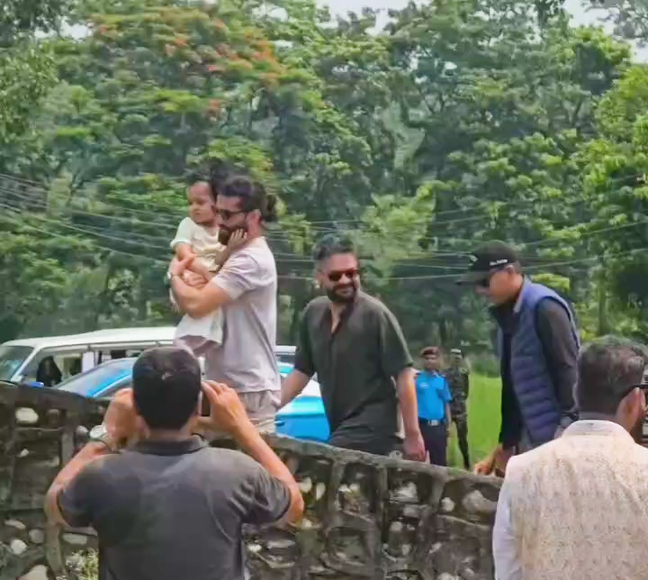सौराहास्थित हात्ती प्रजनन तथा तालिम केन्द्रको प्रधानमन्त्रीद्वारा निरीक्षण