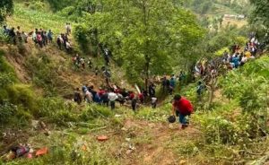 काभ्रेको बनेपाबाट सुँगुरेतर्फ जाँदै गरेको बसकाे दुर्घटना : ७ जनाको घटनास्थलमै मृत्यु