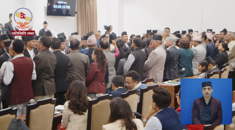 प्रतिनिधिसभा बैठक स्थगित : प्रधानमन्त्रीले बिना तथ्य अभिव्यक्ति दिएको भन्दै माफी माग्नुपर्ने विपक्षी दलहरूकाे अडान