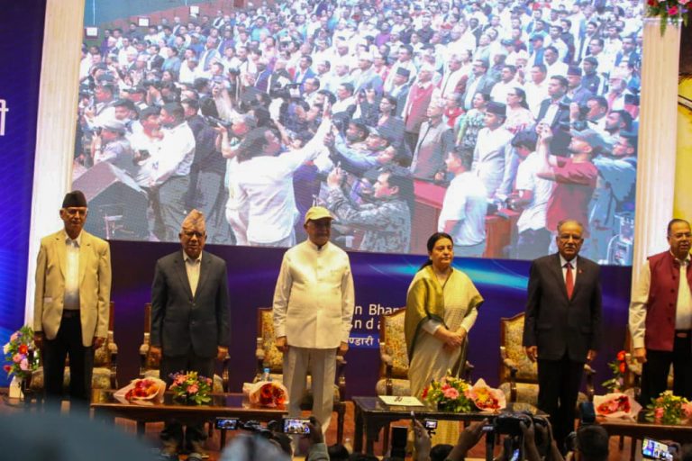 ओली, प्रचण्ड, माधव र झलनाथ खनाल मदन भण्डारीको ७५औँ जन्मजयन्तीमा सहभागी (फोटो फिचर)