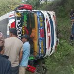 बाजुरा बस दुर्घटनाका २३ जनालाई जिल्ला अस्पताल लगियो