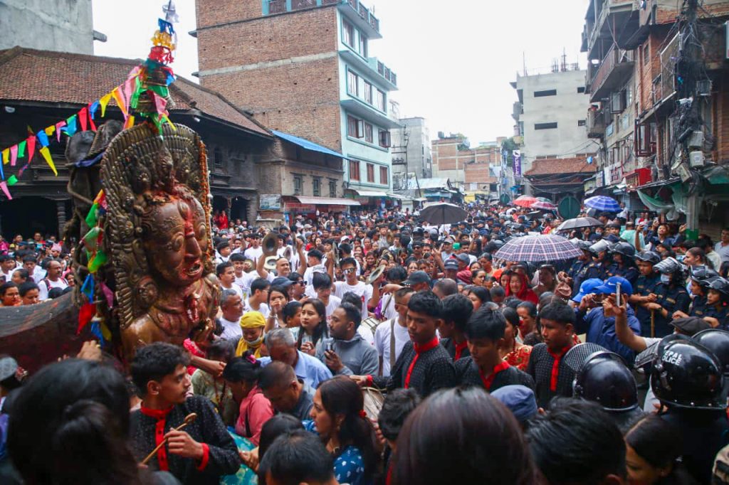 सम्पन्न भयाे रातो मछिन्द्रनाथ रथयात्रा (फोटो फिचर)