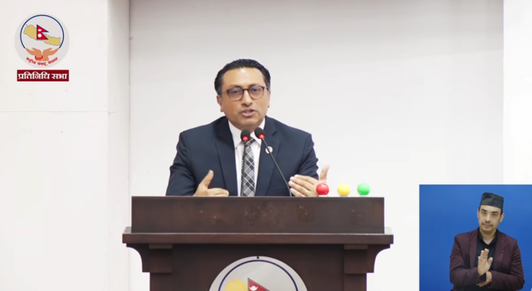 मध्यम तथा उच्च मध्यम वर्गलाई लक्षित गरी निजी विद्यालयमा गरिएको खर्चमा कर छुटको सुविधा दिइएको : अर्थमन्त्री