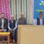 कुमारी बैंकद्वारा गौमुल गाउँपालिकाका छ सामुदायिक विद्यालयहरुलाई स्मार्ट टेलिभिजन हस्तान्तरण