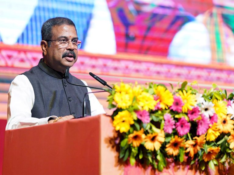 भारतका केन्द्रीय शिक्षामन्त्री धर्मेन्द्र प्रधानले दिए राजीनामा