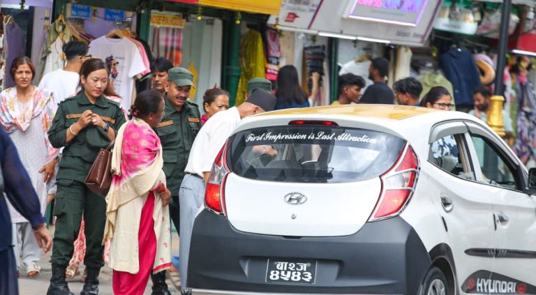 गणेश नेपालीकाे मृत्युपछि सडकबाट हटेका नगर प्रहरीहरू पुनः आफ्नो कार्यक्षेत्रमा फर्किए (तस्विर सहित)