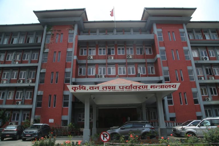 २ लाख १० हजार मेट्रिक टन रासायनिक  मल नेपाल भित्र्याउने तयारी