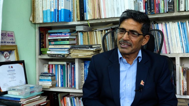 लगानी आकर्षित गर्न प्रशासनिक प्रक्रिया सरल हुनुपर्छ, सरकारी संयन्त्रले लगानीकर्तालाई अनावश्यक झन्झटमा पार्नु हुँदैन : अर्थविद् चन्द्रमणि अधिकारी