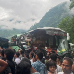 मुग्लिङ–नारायणगढ सडकखण्डमा तीनवटा सवारीसाधन ठोक्किँदा २६ घाइते