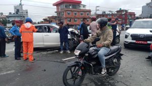चप्पल कारखाना अगाडि भयाे सवारी दुर्घटना